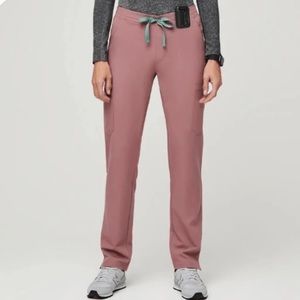 Figs Yola Skinny Pants. New never been used. No tags but i swear its new. :)